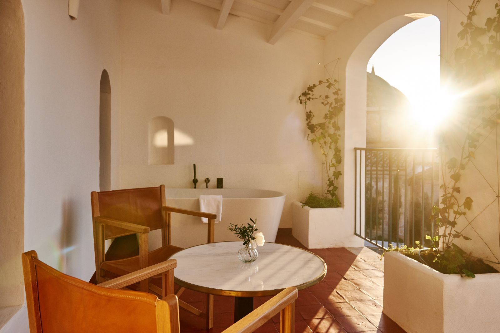 Suite with terrace - Disponible en Can Faustino, Cal Bisbe y Can Sebastià